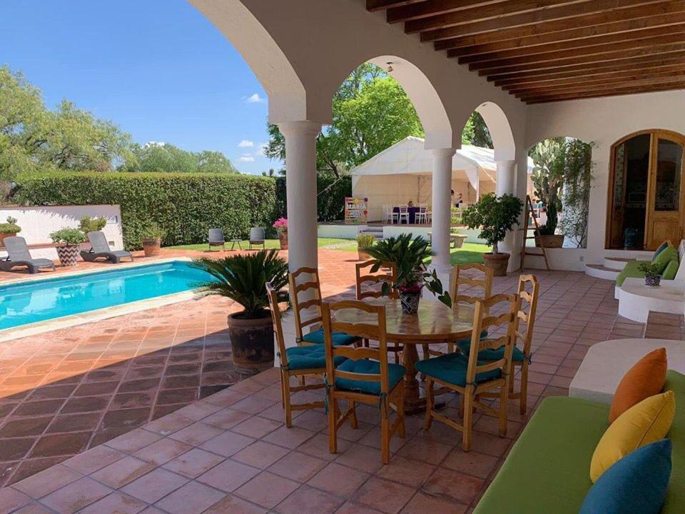 La Casona De Los Colibries El Pueblito  Exterior foto